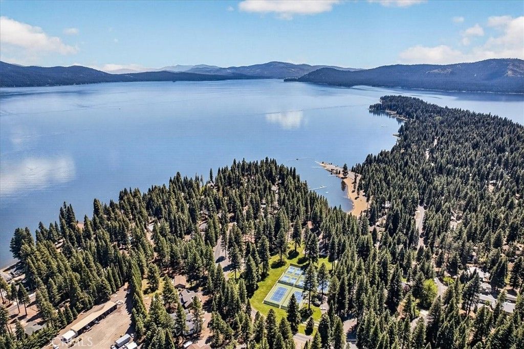 Image 59 of property listing at 915 Golf Club, Lake Almanor Peninsula, CA 96137