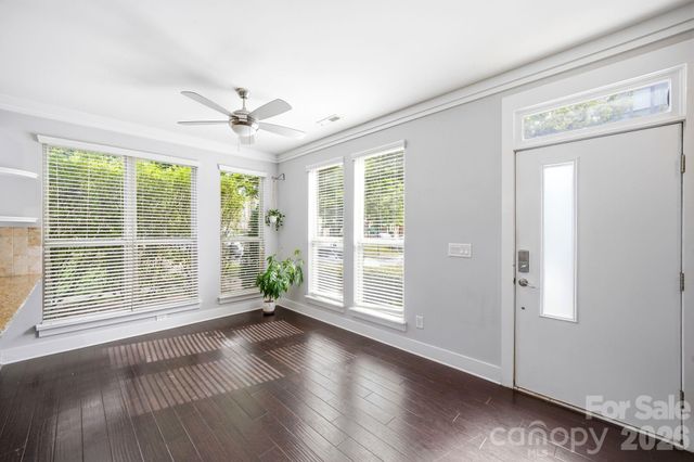 923 Warren Burgess Lane, Charlotte, NC 28205