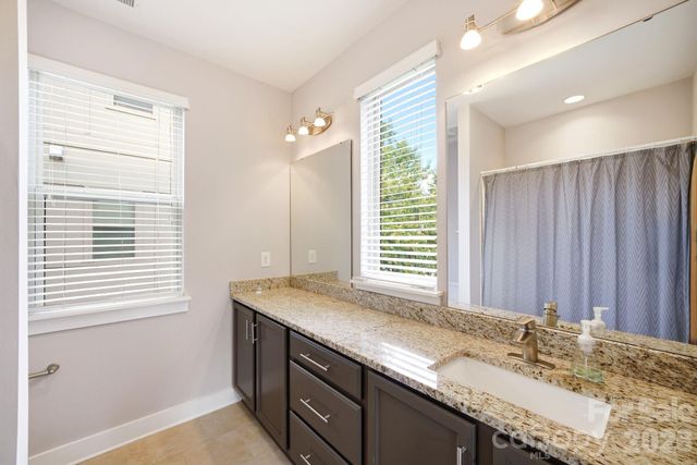 923 Warren Burgess Lane, Charlotte, NC 28205