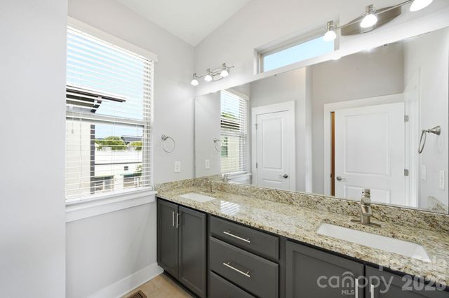 923 Warren Burgess Lane, Charlotte, NC 28205