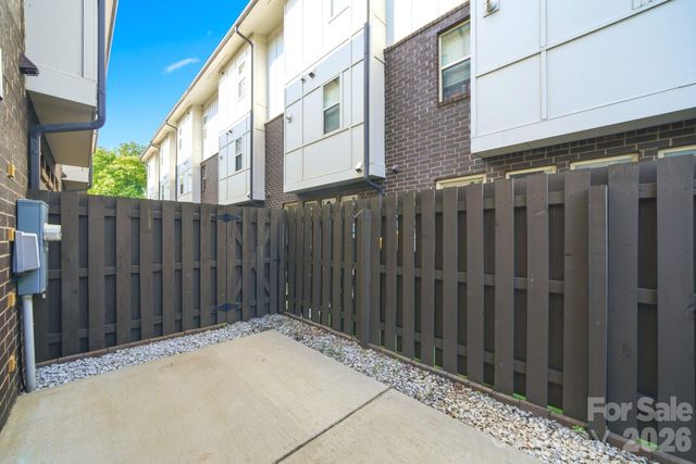 923 Warren Burgess Lane, Charlotte, NC 28205