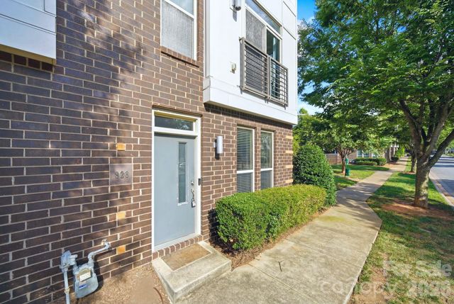 923 Warren Burgess Lane, Charlotte, NC 28205