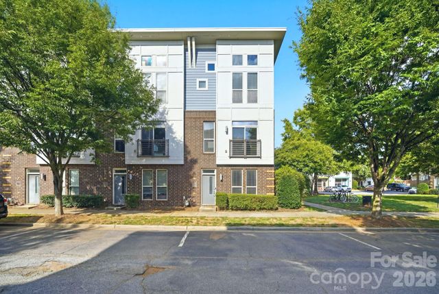 923 Warren Burgess Lane, Charlotte, NC 28205