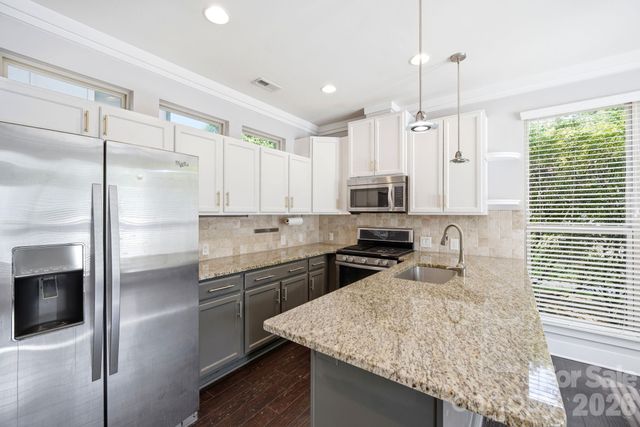 923 Warren Burgess Lane, Charlotte, NC 28205