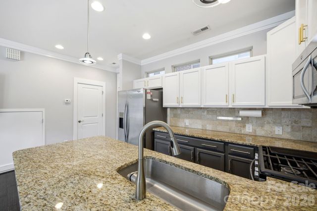 923 Warren Burgess Lane, Charlotte, NC 28205