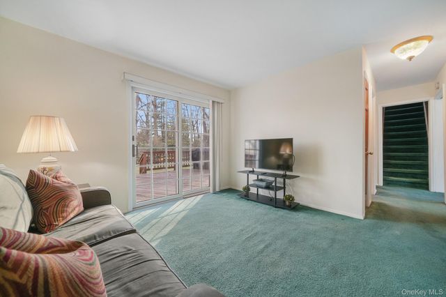 54 Douglas Court, Pearl River, NY 10965