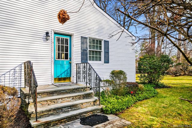 54 Douglas Court, Pearl River, NY 10965