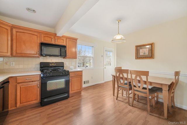 54 Douglas Court, Pearl River, NY 10965