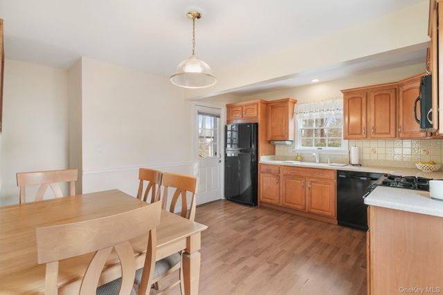 54 Douglas Court, Pearl River, NY 10965