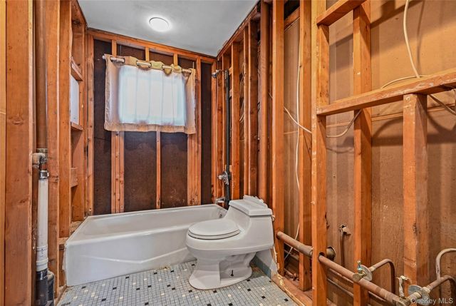 3727 Oceanside Road E, Oceanside, NY 11572