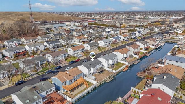 3727 Oceanside Road E, Oceanside, NY 11572