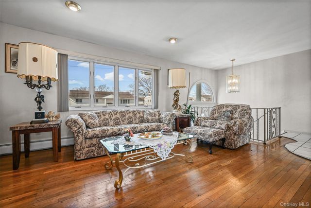 3727 Oceanside Road E, Oceanside, NY 11572