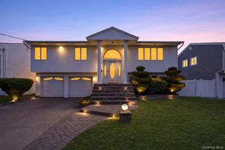 3727 Oceanside Road E, Oceanside, NY 11572