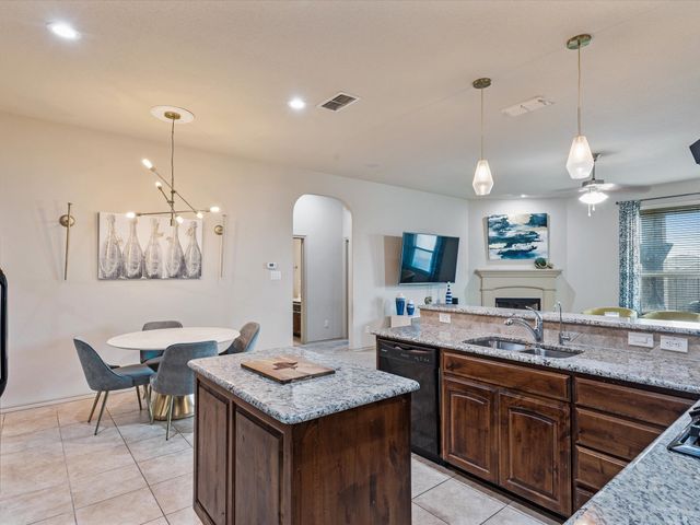 1114 Daventry Drive, Glenn Heights, TX 75154