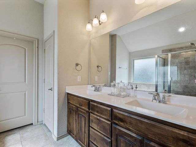 1114 Daventry Drive, Glenn Heights, TX 75154
