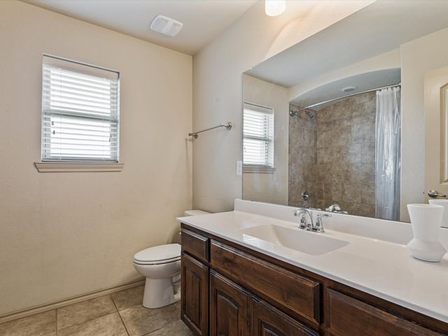 1114 Daventry Drive, Glenn Heights, TX 75154