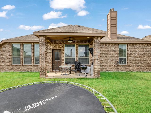 1114 Daventry Drive, Glenn Heights, TX 75154