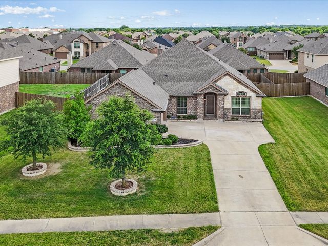 1114 Daventry Drive, Glenn Heights, TX 75154