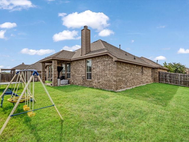 1114 Daventry Drive, Glenn Heights, TX 75154