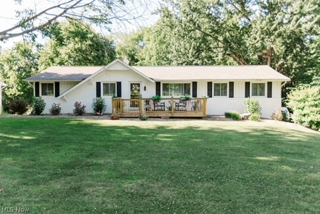 6596 Ivyhill Drive NW, Canal Fulton, OH 44614