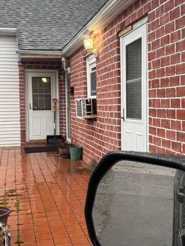 189 Pleasant St, Brockton, MA 02301