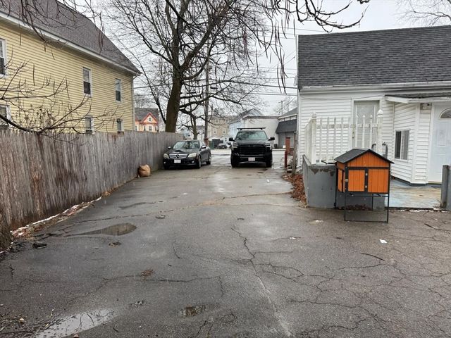 189 Pleasant St, Brockton, MA 02301