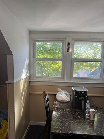 189 Pleasant St, Brockton, MA 02301