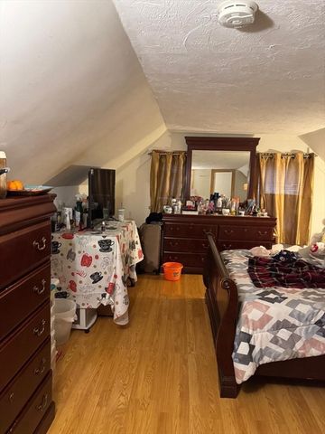 189 Pleasant St, Brockton, MA 02301