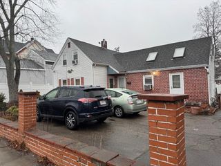 189 Pleasant St, Brockton, MA 02301