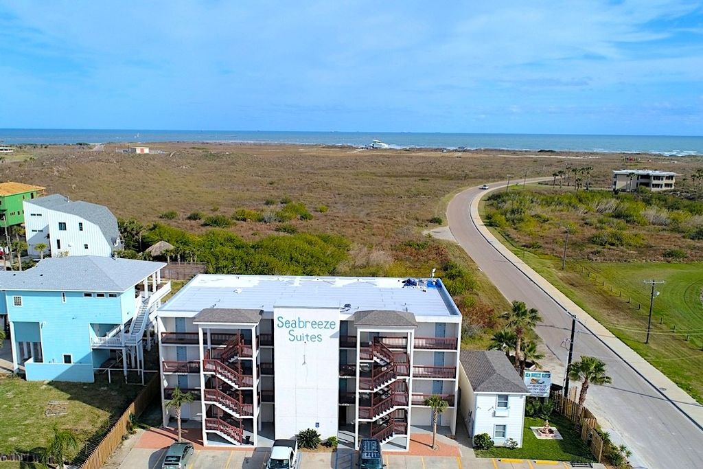 407 Beach Ave 115, Port Aransas, TX 78373 — exterior