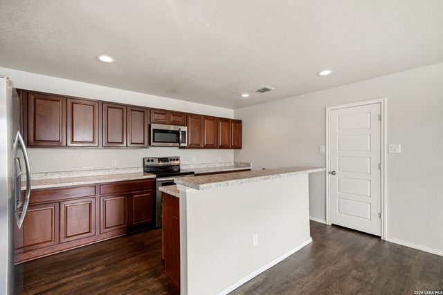7610 Twin Pine, Converse, TX 78109