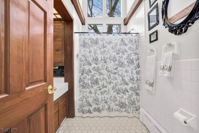 7 Dale Ave, Pequannock Twp., NJ 07444