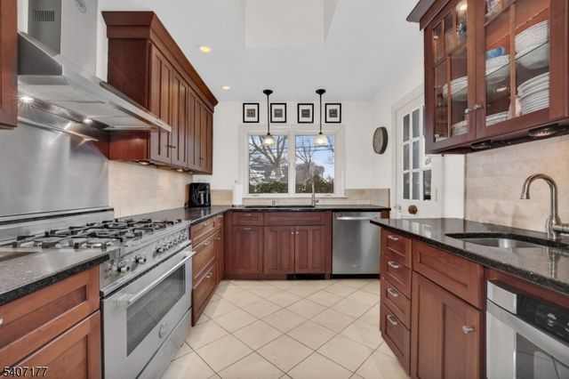 7 Dale Ave, Pequannock Twp., NJ 07444