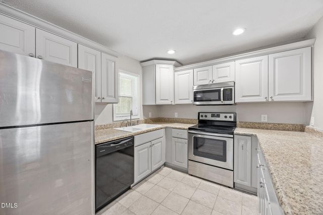 226 Lakeview Drive, Spring Lake, NC 28390