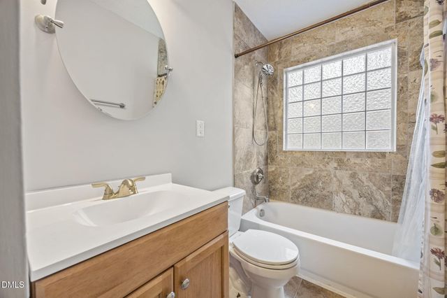 226 Lakeview Drive, Spring Lake, NC 28390