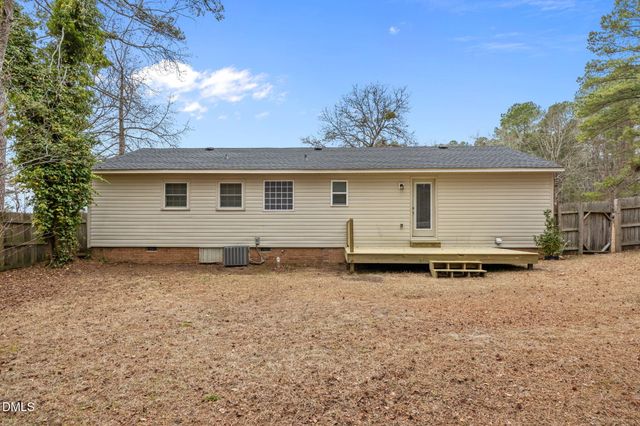 226 Lakeview Drive, Spring Lake, NC 28390