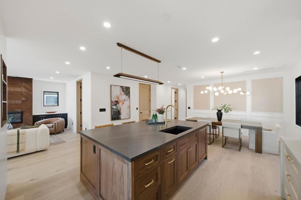 Image 23 of property listing at 1548 Cypress Avenue, Burlingame, CA 94010