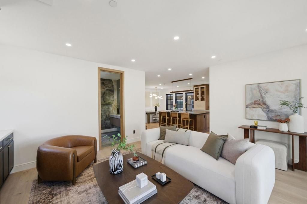 Image 29 of property listing at 1548 Cypress Avenue, Burlingame, CA 94010
