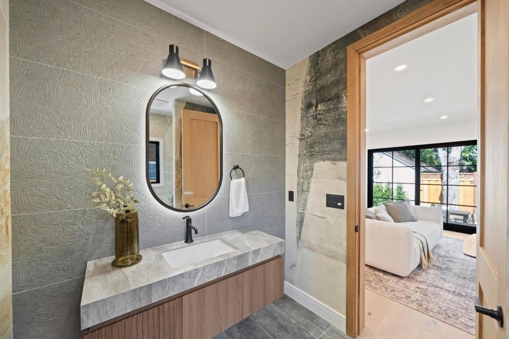 Image 32 of property listing at 1548 Cypress Avenue, Burlingame, CA 94010