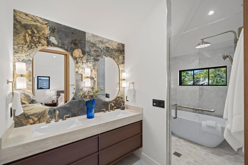 Image 40 of property listing at 1548 Cypress Avenue, Burlingame, CA 94010