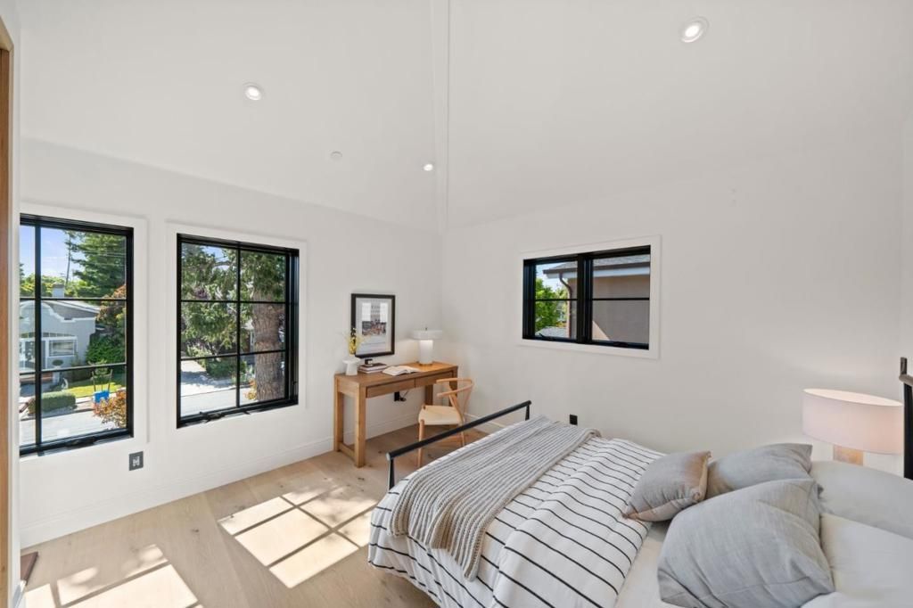 Image 43 of property listing at 1548 Cypress Avenue, Burlingame, CA 94010