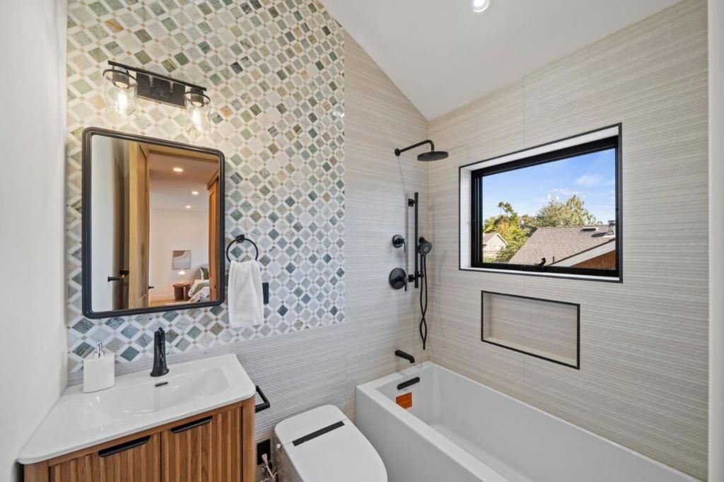 Image 46 of property listing at 1548 Cypress Avenue, Burlingame, CA 94010