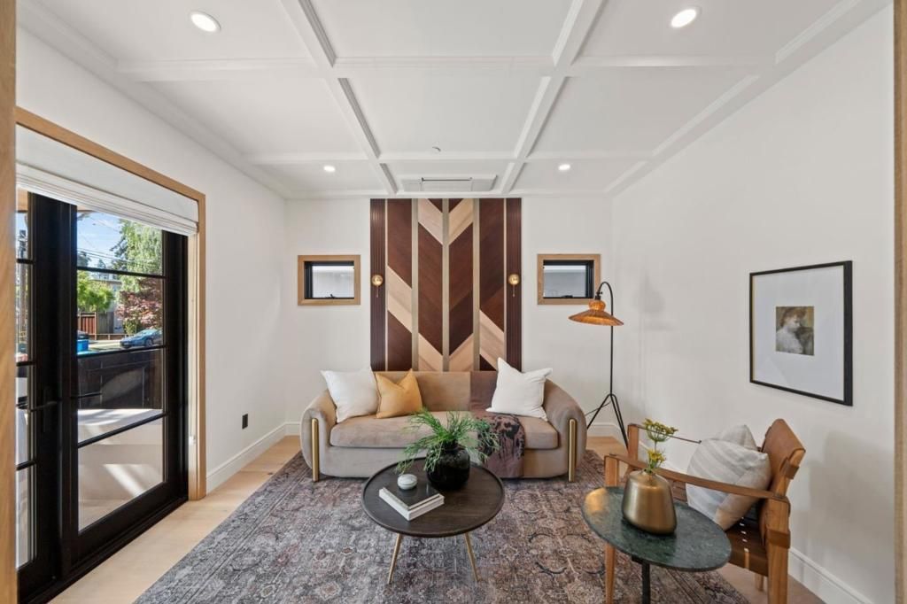 Image 6 of property listing at 1548 Cypress Avenue, Burlingame, CA 94010