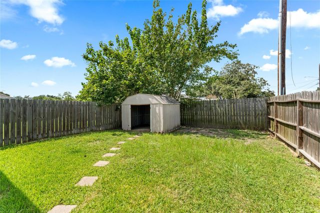 5035 Reno Drive, Pasadena, TX 77505