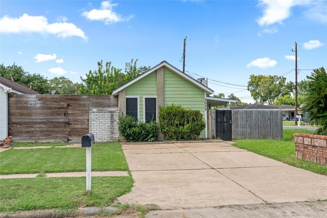 5035 Reno Drive, Pasadena, TX 77505