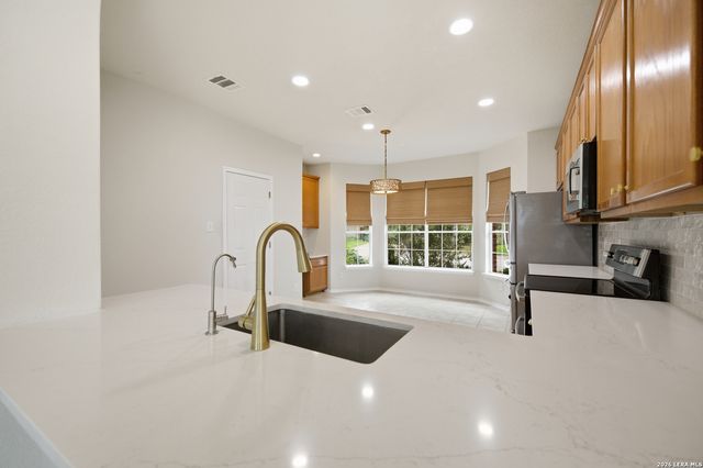 855 Avery, New Braunfels, TX 78130