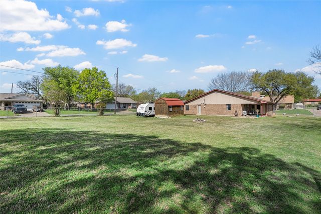 525 Angel Fire Drive, Hewitt, TX 76643