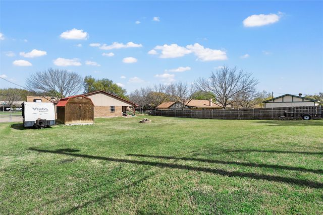 525 Angel Fire Drive, Hewitt, TX 76643