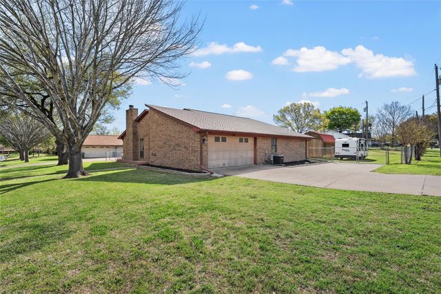525 Angel Fire Drive, Hewitt, TX 76643