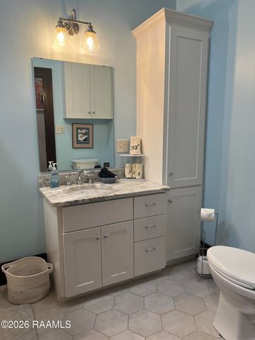 213 S Main Street, Breaux Bridge, LA 70517